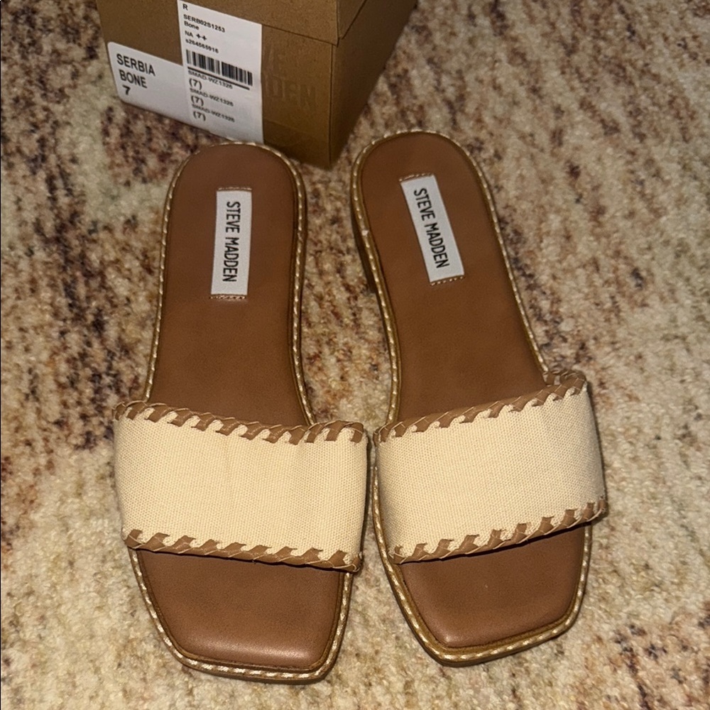 Steve Madden Cream and Brown Sandals with Minimalist Design